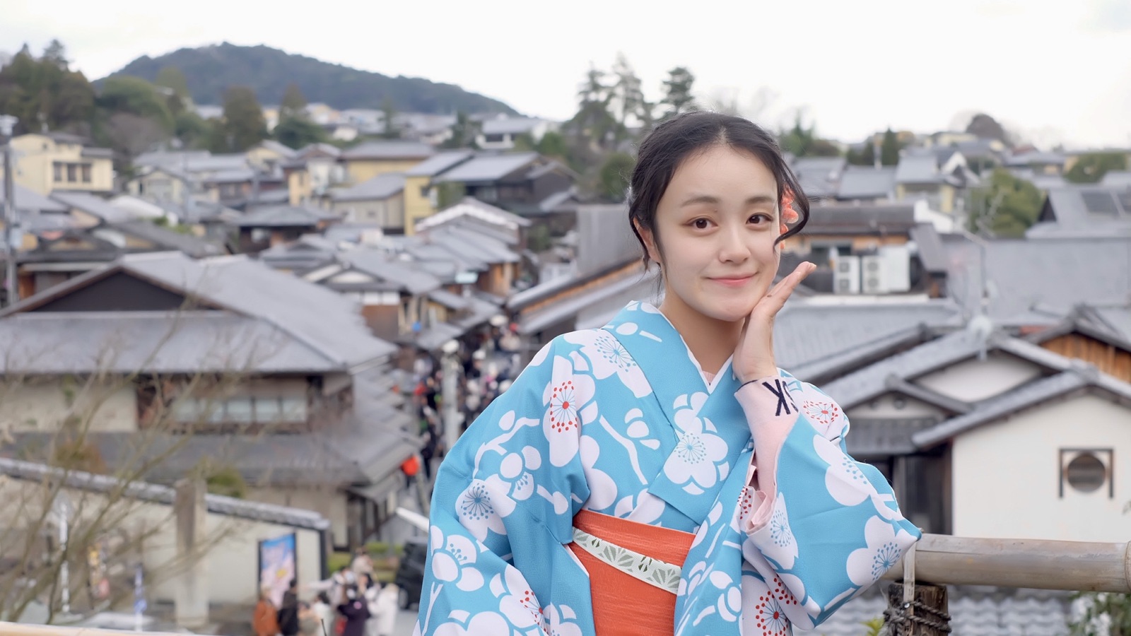 穿和服的她